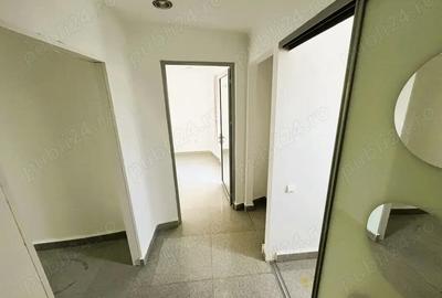 Spațiu comercial, de 110 mp, în Central - 4