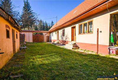 FILM! Casa saseasca, renovata exterior, in centrul localitatii Holbav, Brasov. - 16