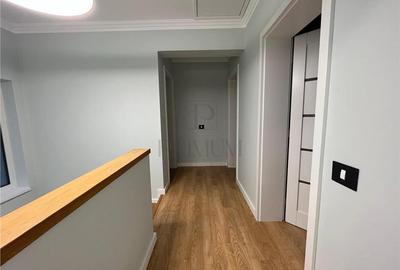 Duplex cu 5 camere cu Canalizare în Moșnița Nouă - 9