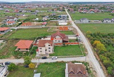 Casă cu 6 camere cu Teren 814 Mp în Sânmartin