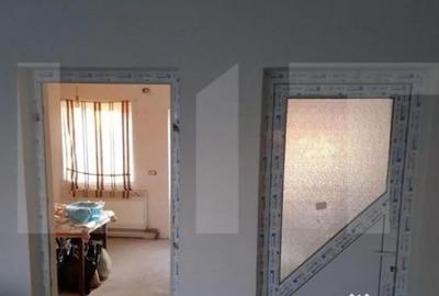 Casă cu 5 camere cu Teren 250 Mp în Central - 3