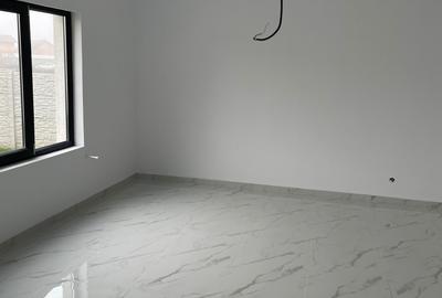 Casă cu 4 camere cu Canalizare în Central - 6