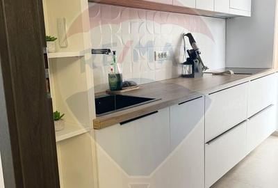 Apartament cu 3 camere decomandat, mobilat în UTA - 4