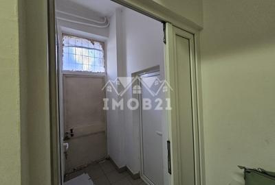 VANZARE SPATIU COMERCIAL PARTER  ZONA 9 MAI - 15