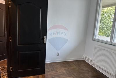 Apartament cu 4 camere decomandat în Central - 8