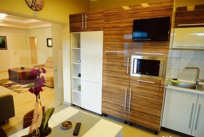 Apartament cu 4 camere decomandat, mobilat în Central - 14