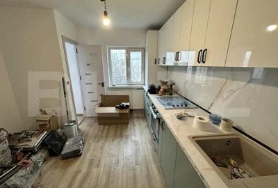 Apartament cu 3 camere decomandat în 1 Mai - 7