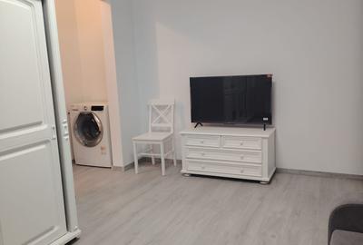 Apartament cu 2 camere semidecomandat, mobilat în Tractorul - 9