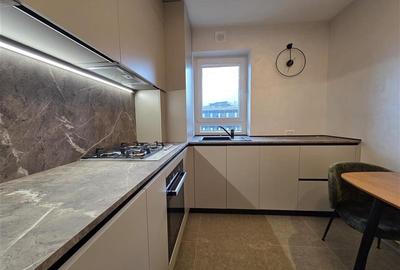 Apartament cu 2 camere decomandat, mobilat în Tractorul - 18