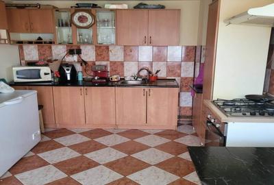 Casă cu 5 camere cu Teren 400 Mp în Central - 1
