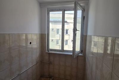 Garsonieră decomandată în Central - 9