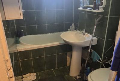 Apartament cu 3 camere decomandat în Runcu - 8