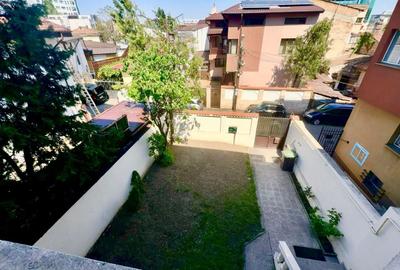 Casă individuală cu 10 camere cu Canalizare în Parcul Carol - 13