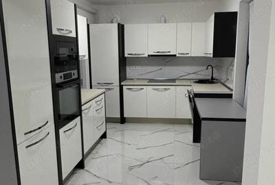 Apartament cu 3 camere decomandat în Central - 3