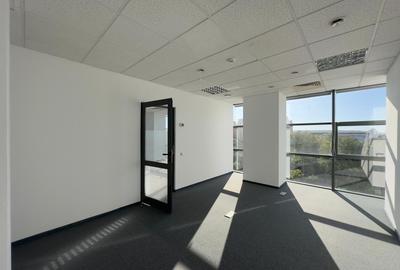 Birou, de 92 mp, în Tătărași - 2