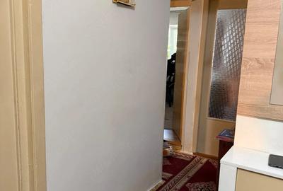 Apartament cu 3 camere decomandat în Lipovei