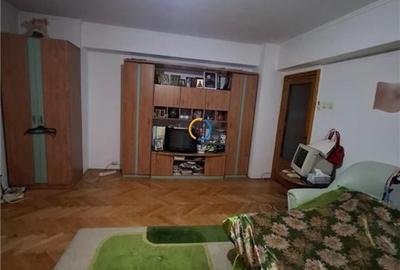 Apartament trei camere Tudor Vladimirescu etaj 3/8 Apartament trei camere Tudor Vladimirescu etaj 3/8 - 14