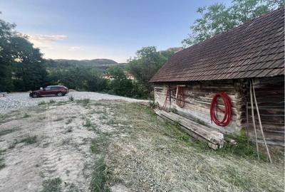 Casă cu 4 camere în Băița - 2