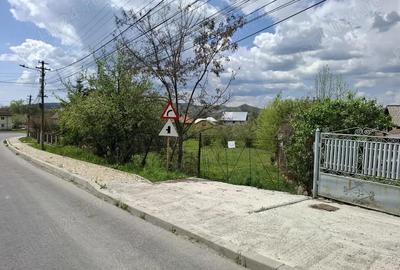 Teren de 1010 mp, în Central - 2