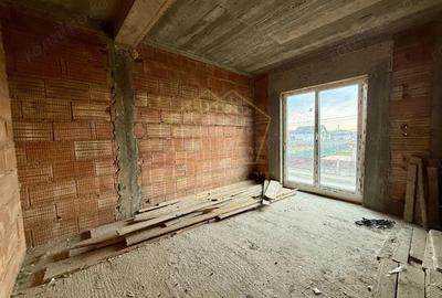 Casă cu 4 camere cu Teren 375 Mp în Săcălaz