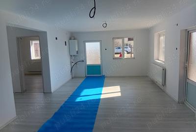 Casă cu Teren 400 Mp în Central - 2