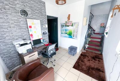 Casă cu 4 camere cu Teren 1014 Mp în Central - 8