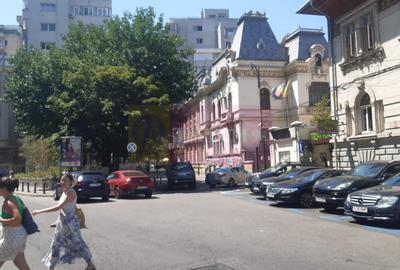 Apartament cu 3 camere semidecomandat, mobilat în P-ța Romană - 45