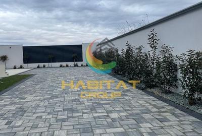 Casă individuală cu 8 camere cu Canalizare în Central - 1