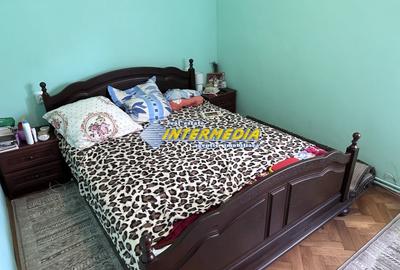 Casă individuală cu 5 camere cu Canalizare în Central - 2