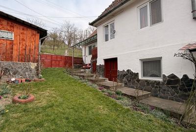 Casă cu 3 camere în Boiu - 4