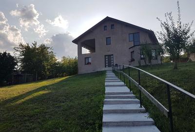 Casă cu 4 camere în Central - 3