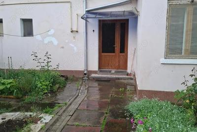 Casa in Ora?tie, zona cu vad - 2