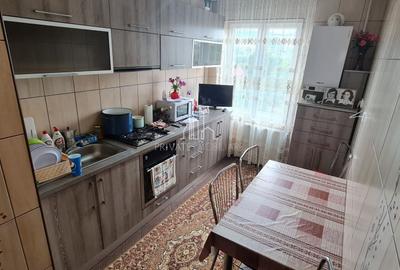 Apartament cu 3 camere decomandat în Tudor - 1