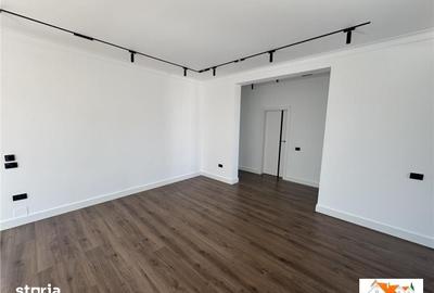 Casă cu 4 camere cu Teren 500 Mp în Central - 2