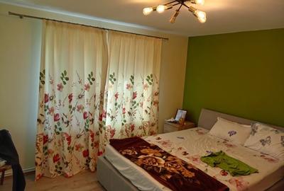 Casă cu 4 camere cu Teren 1400 Mp în Valea Nucarilor