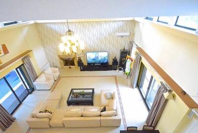 Vila exclusivista 2008,arhitect spaniola,5 dormitoare,5 bai,teren 1420mp,garaj 2 - 5