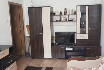 Vand Apartament cu 2 camere complet renovat.
