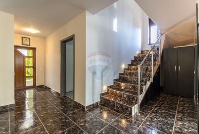 Casă cu 5 camere cu Piscina în Colonia Bod - 13