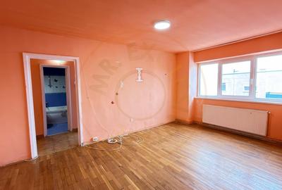 Apartament 2 camere MV1 Etaj IV, Str. Narcisei Nr.9 - Carei - 4