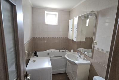 Apartament cu 2 camere nedecomandat în Central