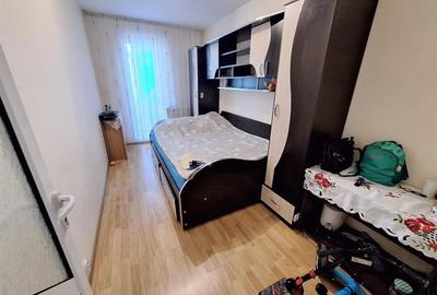 Apartament 3 camere semidecomandat  zona MIilcov - 2