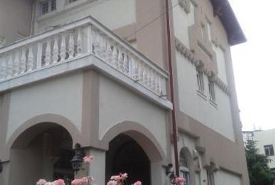 Casă individuală cu 5 camere cu Teren 400 Mp în Parcul Carol