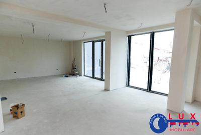 Spațiu comercial, de 69 mp, în Central - 10