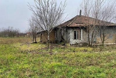 Teren intravilan 3367 mp cu casa demolabile 54 mp puț existent! - 1