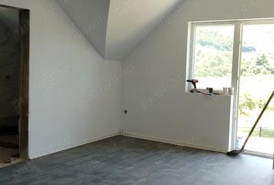 Vand casa ?i teren - 2