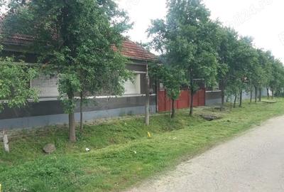 Casă cu 5 camere în Central - 1