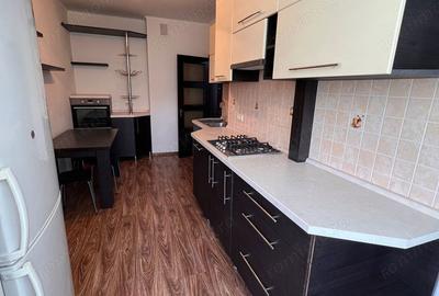 Apartament cu 3 camere în P-ța Victoriei - 4
