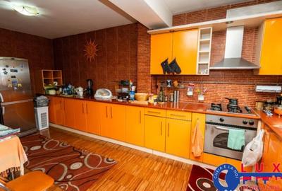Casă cu 6 camere cu Teren 436 Mp în Central