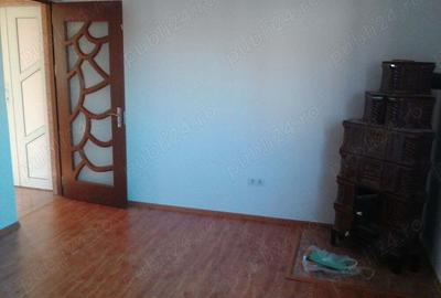 Casă cu 5 camere cu Teren 2000 Mp în Dobroteasa - 3