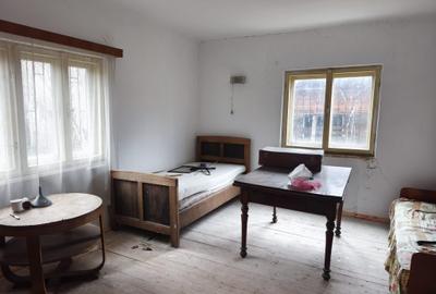 Casă cu 4 camere cu Canalizare în Dumbrăvești - 6